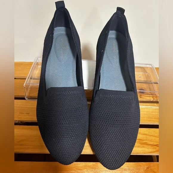 Women's Bandolino, navy blue knit comfort Slip-On Shoes. Sz 8. Smoke/pet free. - Picture 1 of 5